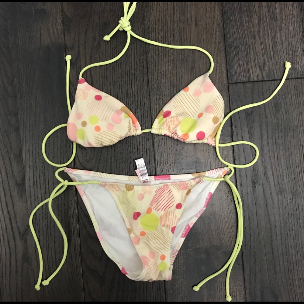 Victoria’s Secret 2-piece bikini